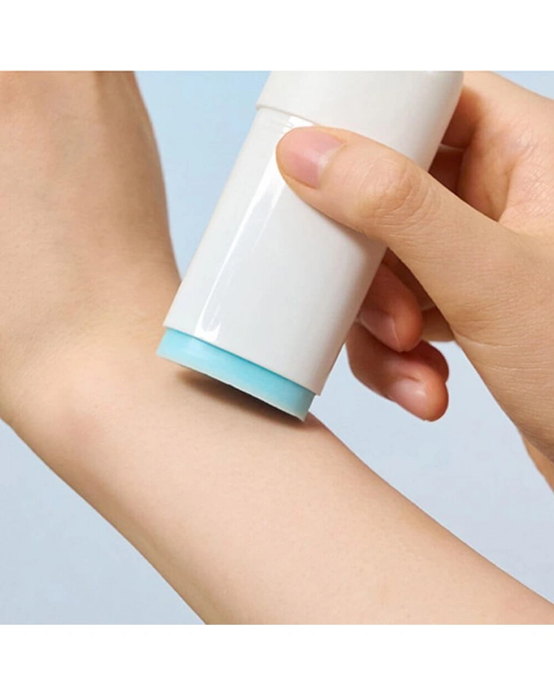 Сонцезахисний стік SKIN1004 Madagascar Centella HYALU-CICA Silky-Fit Sun Stick SPF 50+ PA++++