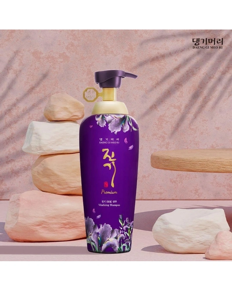 DAENG GI MEO RI  Vitalizing Premium Shampoo - Преміальний відновлюючий шампунь для ослабленого волосся, 500 мл.