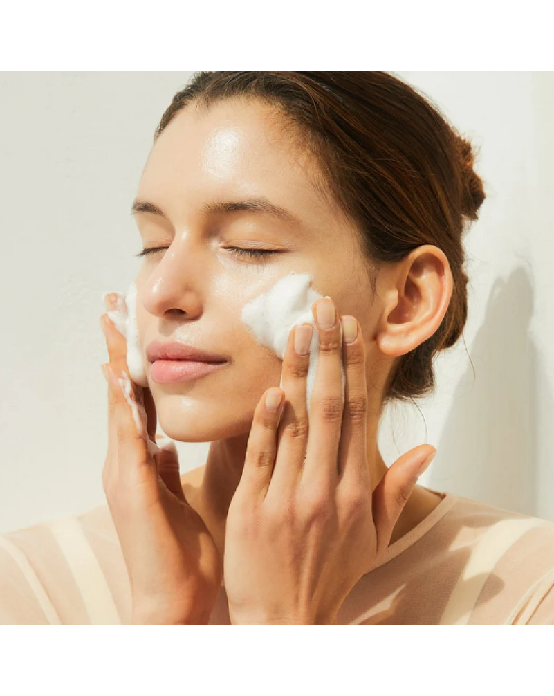 Пенка для умывания с экстрактом центели SKIN1004 Madagascar Centella Ampoule Foam, 125 мл