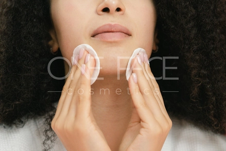 брендові засоби для демакіяжу