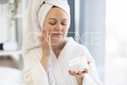 купити зволожуючий крем для обличчя