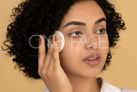 засіб для зняття макіяжу